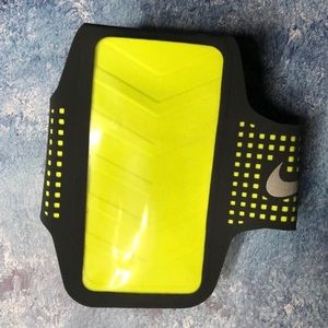 Nike Ventilated Arm Band